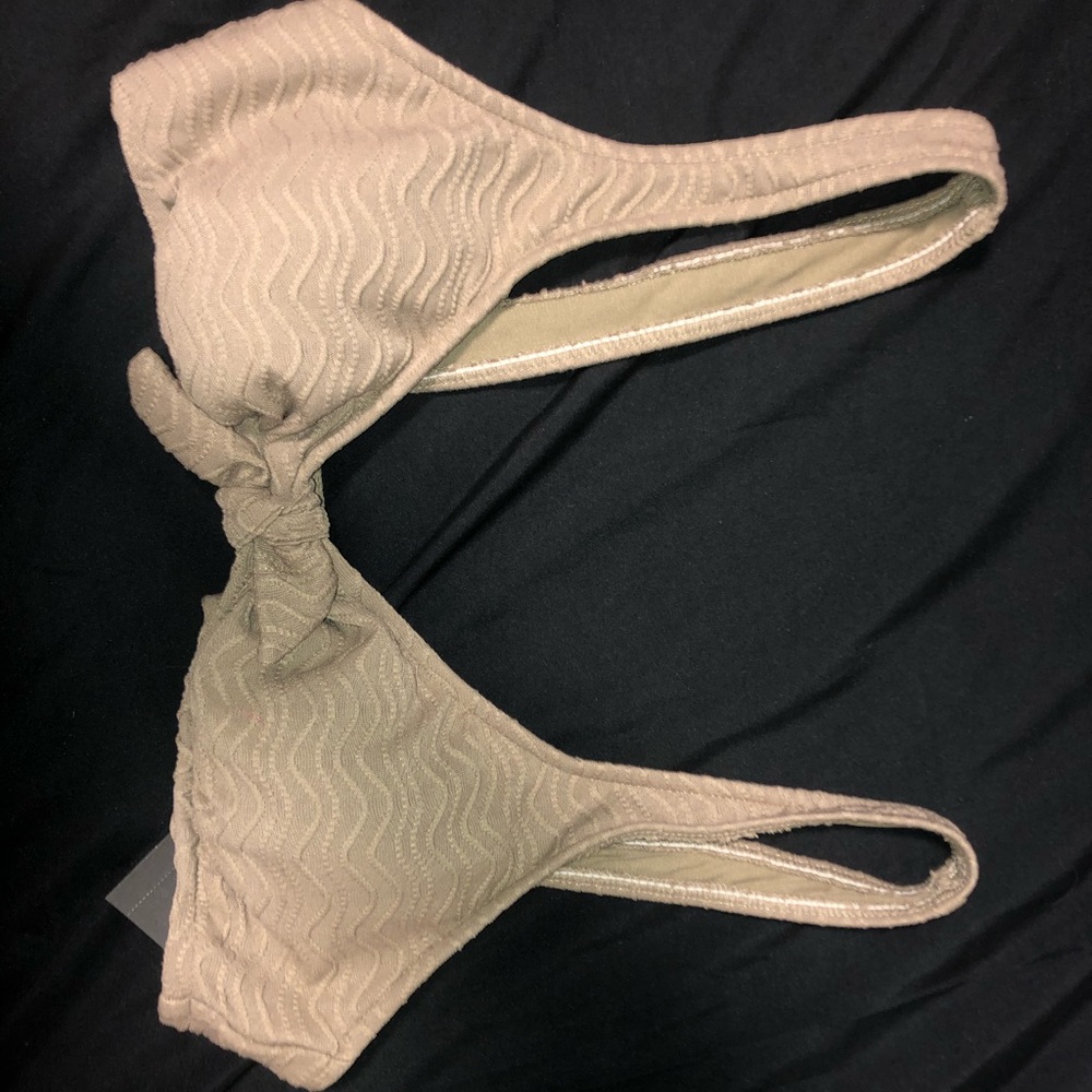Bikini LOT - Picture 2 of 8